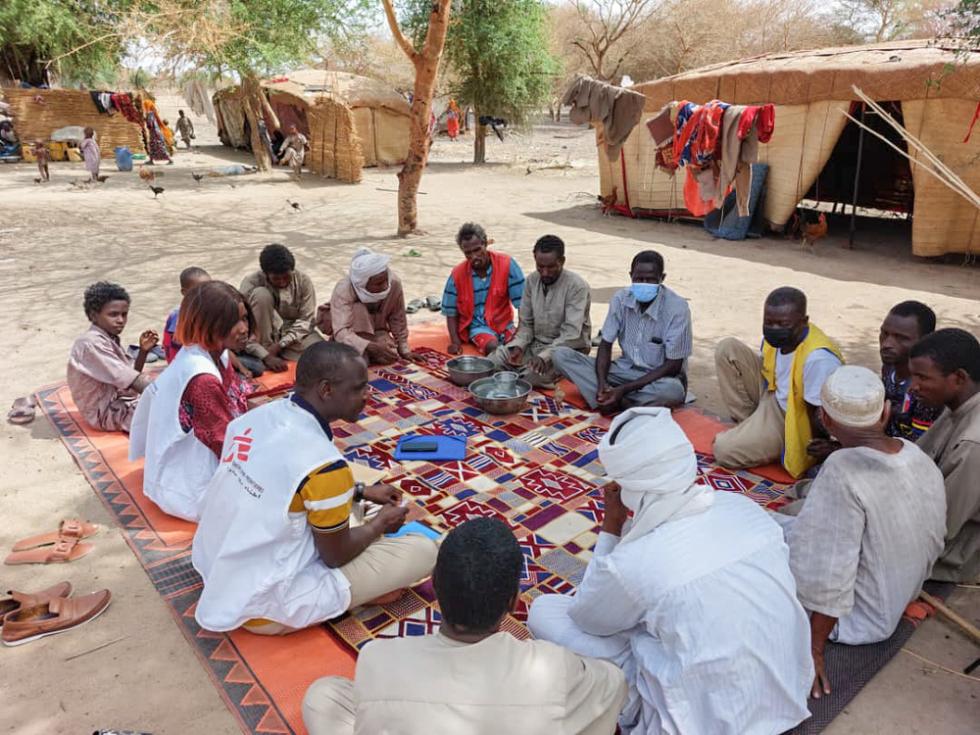 Routine vaccination campaign for nomadic communities in N'Djamena. View of a contact meeting between MSF and the leaders of the nomadic camps.